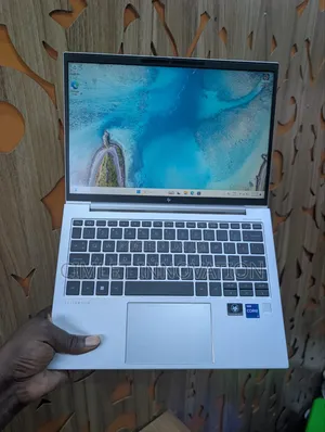 Laptop HP EliteBook 830 G9 16GB Intel Core i7 SSD 512GB