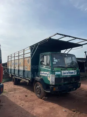 Mercedes Benz 814 Rigid Truck With Container Body -: 8 Bolts