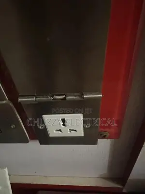 13a Single Flat Floor Socket Flip Cover