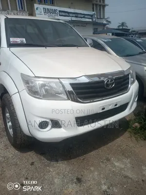Toyota Hilux 2012 White