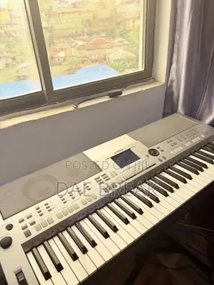 Yamaha PSR S500