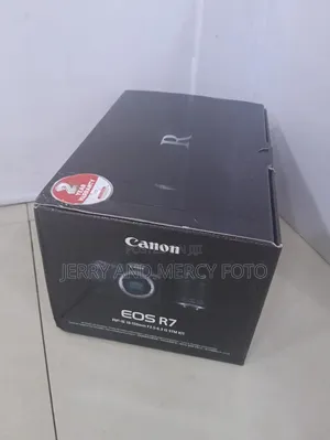 Canon Eos R7