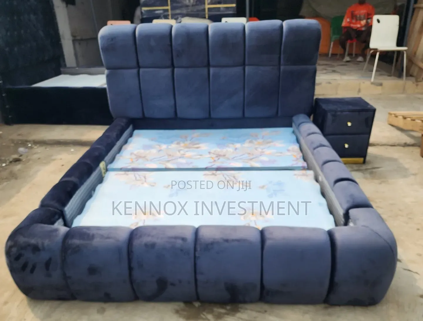 6 X 6 Classic Tranquil Bubble Bedframe With 1 Bedside Drawer