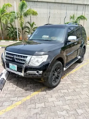Mitsubishi Pajero 3.8 V6 GLS/GLX 2010 Black