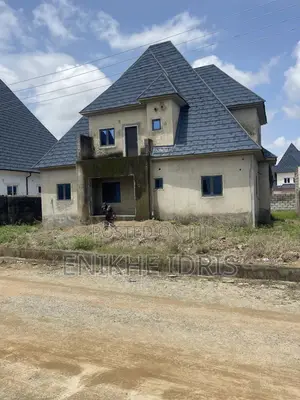 4bdrm Penthouse in Stable, Sabon Lugbe for sale