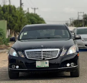 Mercedes-Benz E350 Base 4Matic Sedan AWD (3.5L 6cyl 7A) 2010 Black
