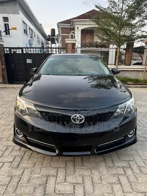 Toyota Camry SE 4dr Sedan (2.5L 4cyl 6A) 2013 Black