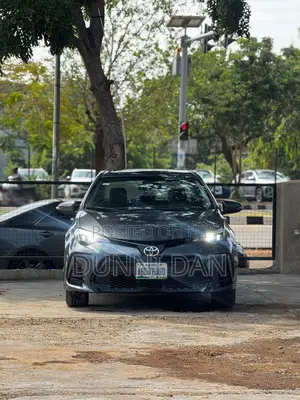 Toyota Corolla XLE 4dr Sedan (1.8L 4cyl CVT) 2017 Blue