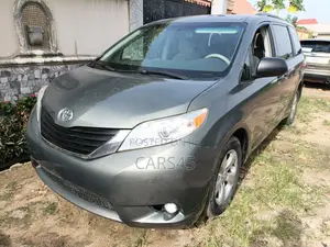 Toyota Sienna 2012 Green