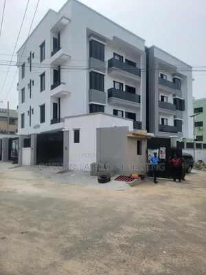 3bdrm Apartment in Ikeja Off Allen for sale