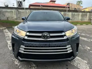 Toyota Highlander LE AWD 2020 Blue