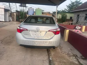 Toyota Corolla L 4dr Sedan (1.8L 4cyl 6M) 2015 Silver