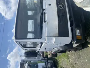 Mercedes Benz 1114