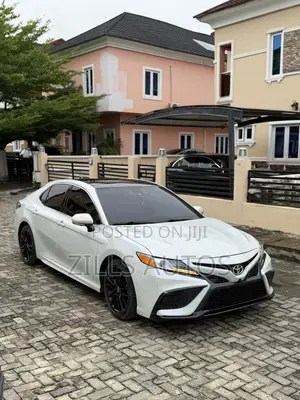 Toyota Camry XSE 2022 White