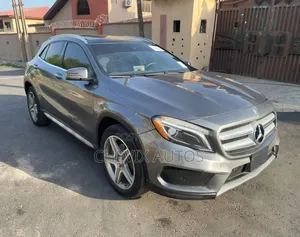 Mercedes-Benz GLA 250 2017 Gray
