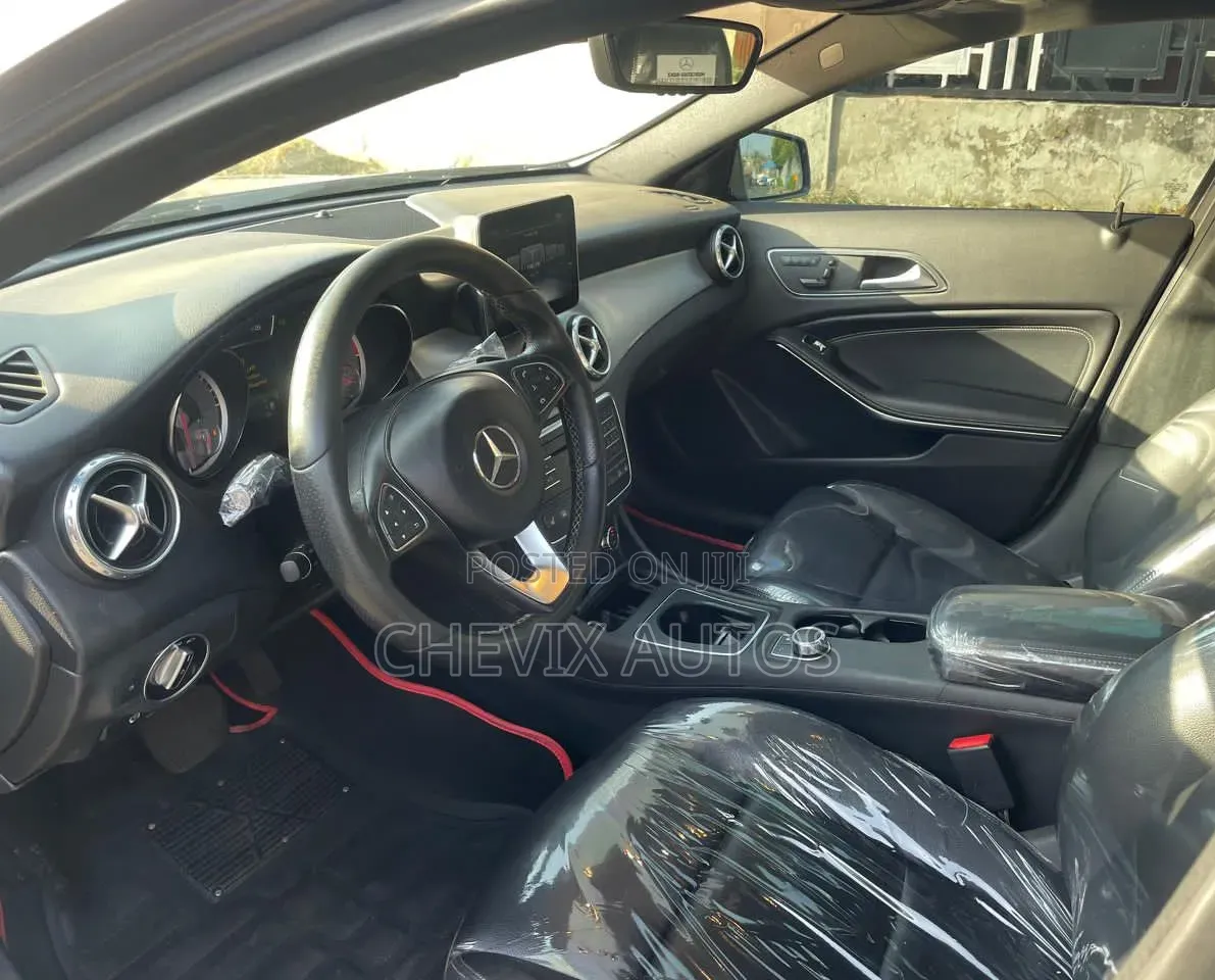 Mercedes-Benz GLA 250 2017 Gray