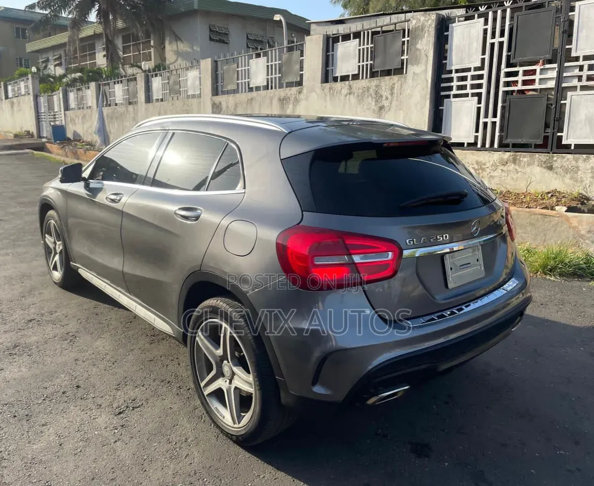 Mercedes-Benz GLA 250 2017 Gray