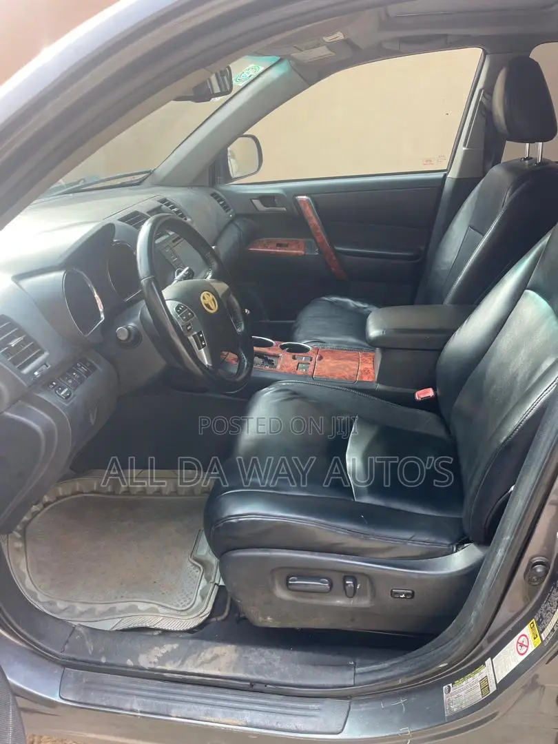 Toyota Highlander 2011 Gray