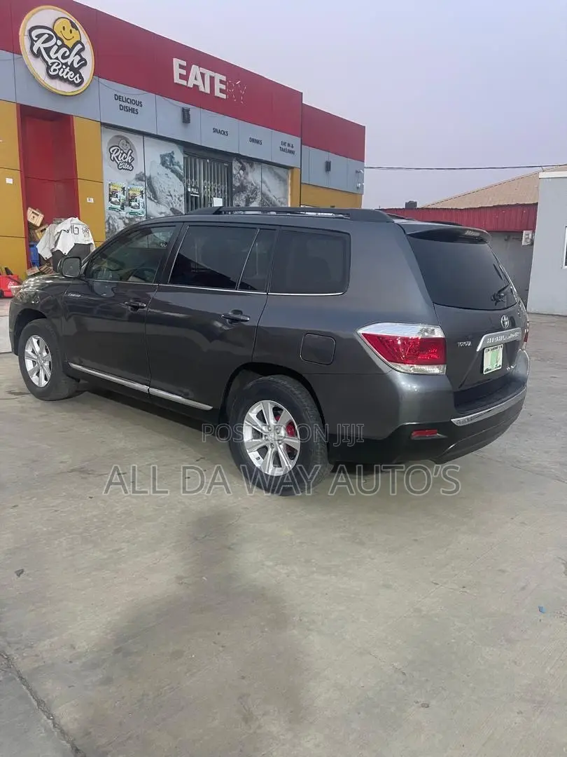 Toyota Highlander 2011 Gray