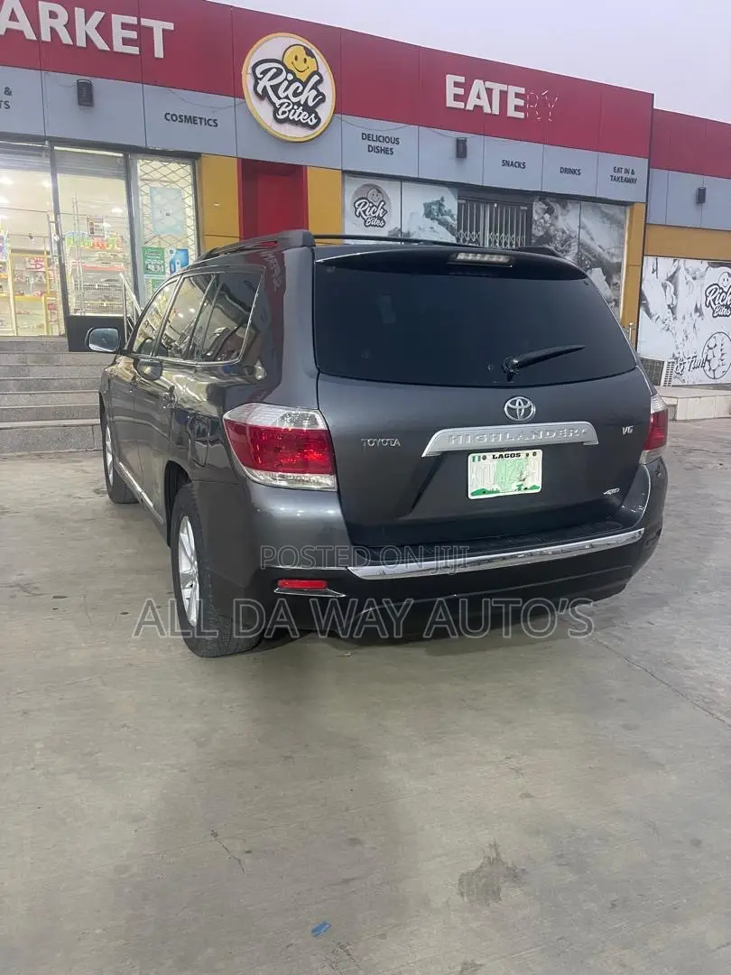 Toyota Highlander 2011 Gray