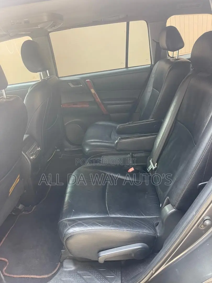 Toyota Highlander 2011 Gray