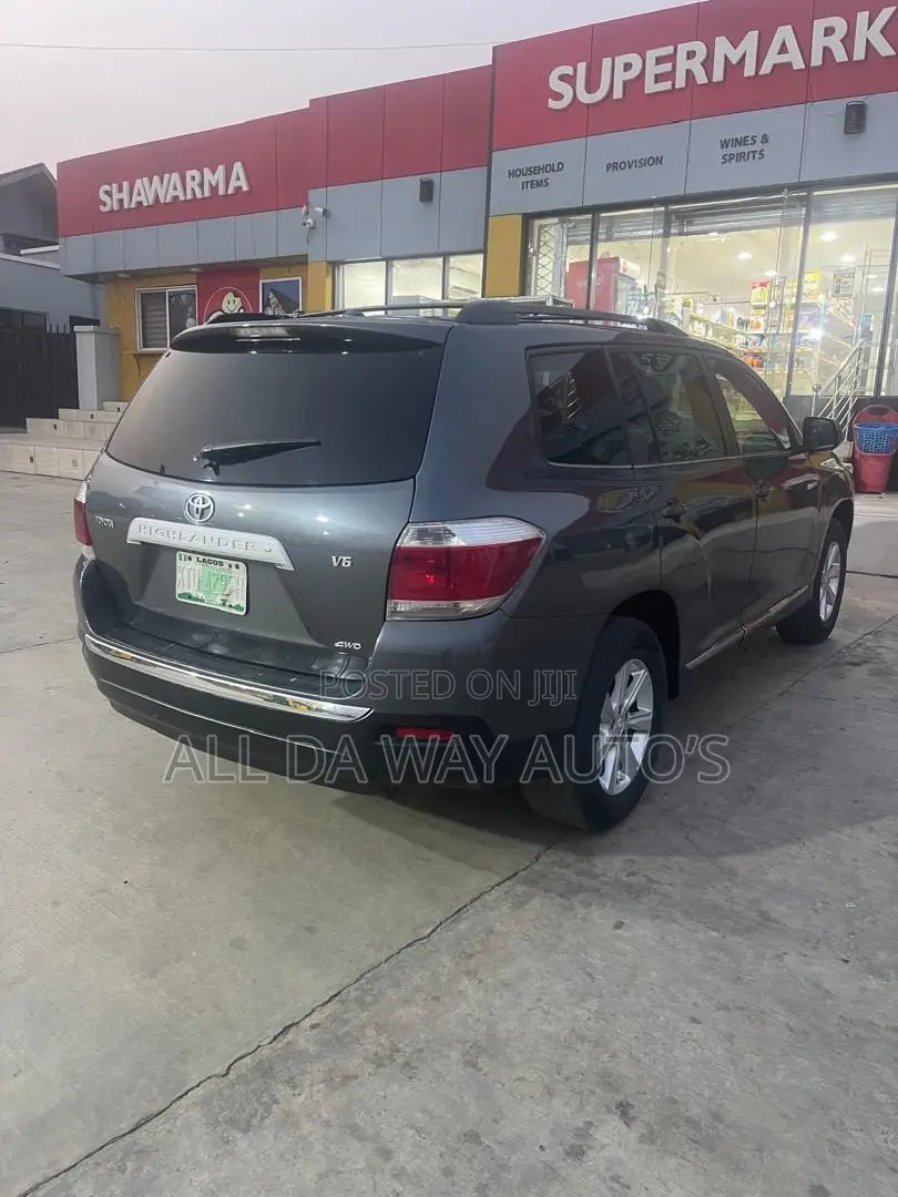 Toyota Highlander 2011 Gray