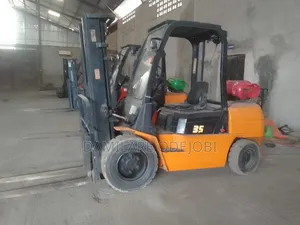 Learn How to Operate a Forklift Like a Professional.