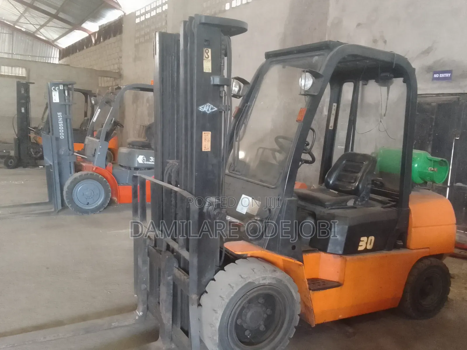 Learn How to Operate a Forklift Like a Professional.