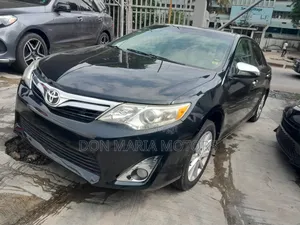 Toyota Camry XLE 4dr Sedan (2.5L 4cyl 6A) 2012 Black