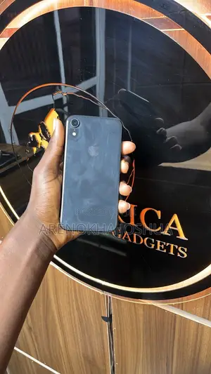 Apple XR 64 GB Black