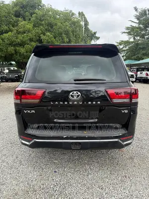 Toyota Land Cruiser 4.6 V8 VX-R 2014 Black