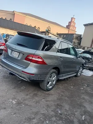 Mercedes-Benz M Class ML350 4MATIC 4dr SUV AWD (3.5L 6cyl 7A) 2014 Gray
