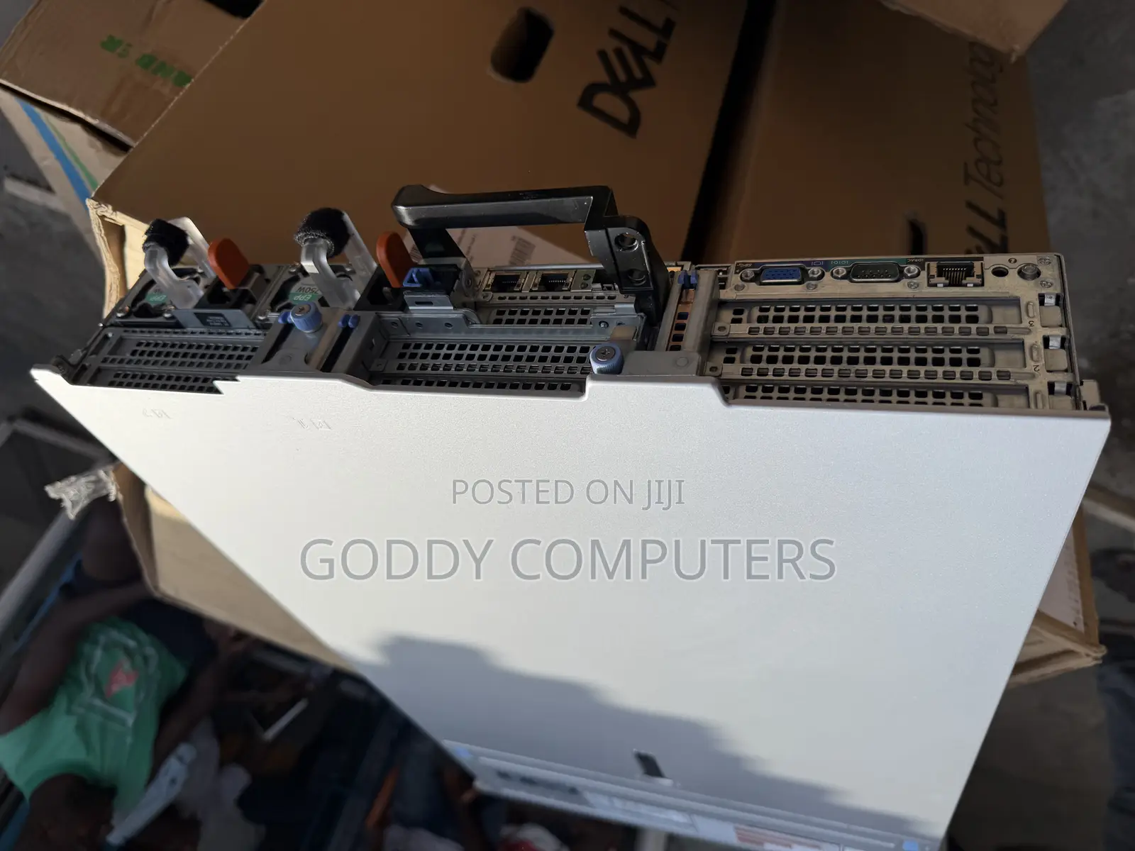 Server Dell PowerEdge R740 32GB Intel Xeon HDD 2T