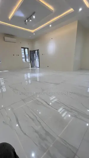 5bdrm Duplex in Chevron for rent