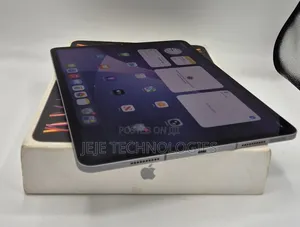 Apple iPad Pro 12.9 (2022) 128 GB Gray