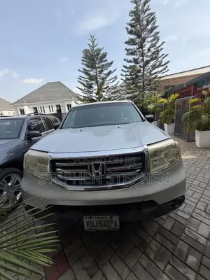 Honda Pilot 2012 Silver