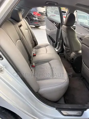 Hyundai Sonata Limited 2.0T Sedan (2.0L 4cyl 6A) 2012 Silver