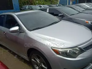 Toyota Camry SE Sport 4dr Sedan (2.5L 4cyl 6A) 2014 Silver