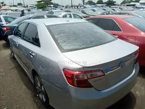 Toyota Camry SE Sport 4dr Sedan (2.5L 4cyl 6A) 2014 Silver