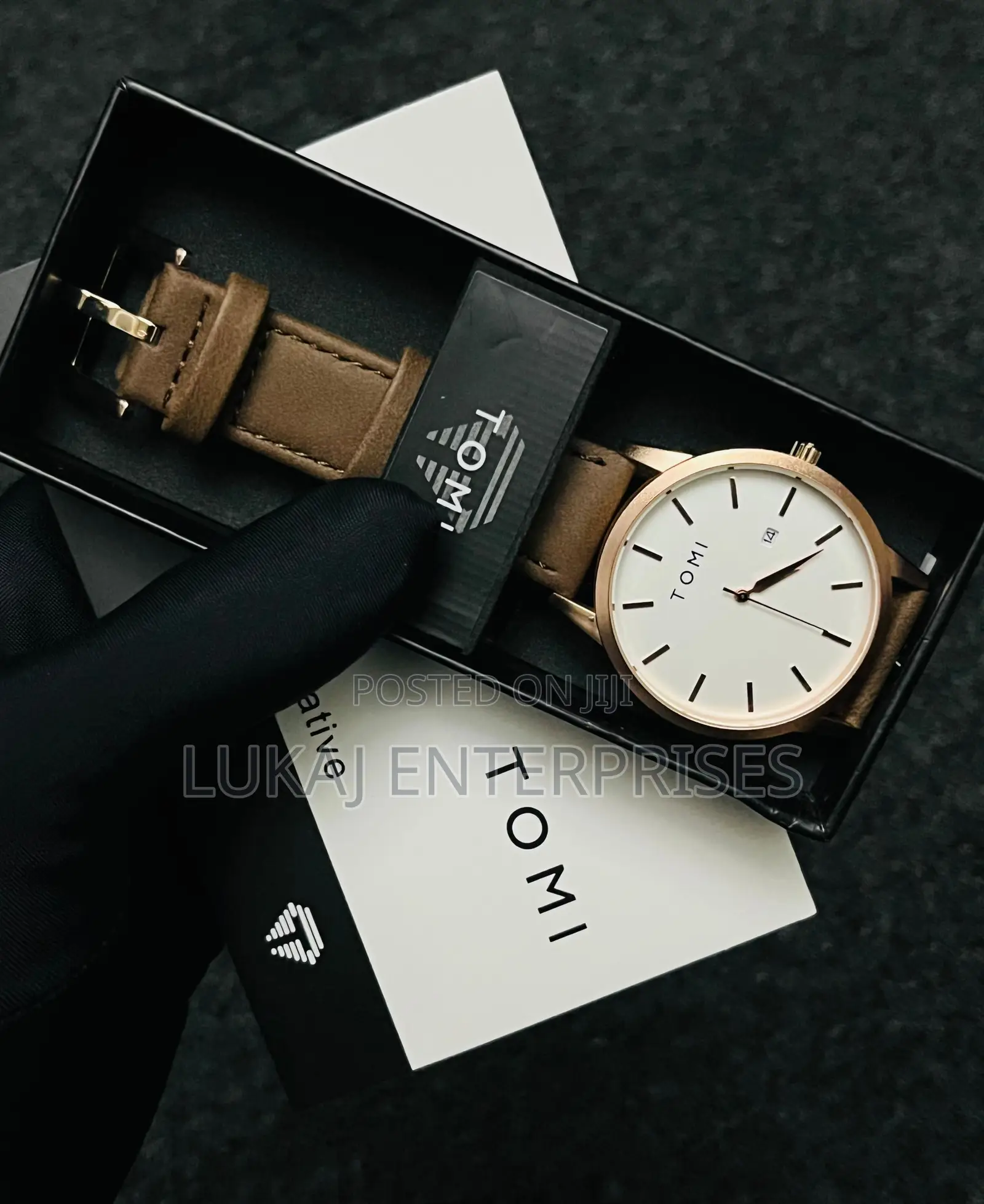 Tomi Simple Leather Watch
