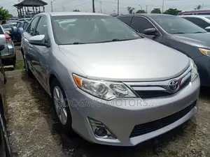 Toyota Camry LE 4dr Sedan w/Prod. End 11/13 (2.5L 4cyl 6A) 2014 Silver