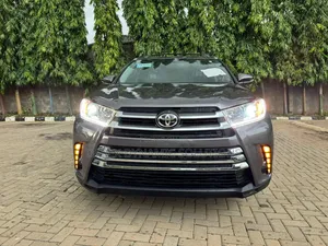 Toyota Highlander XLE V6 4x4 (3.5L 6cyl 6A) 2016 Gray