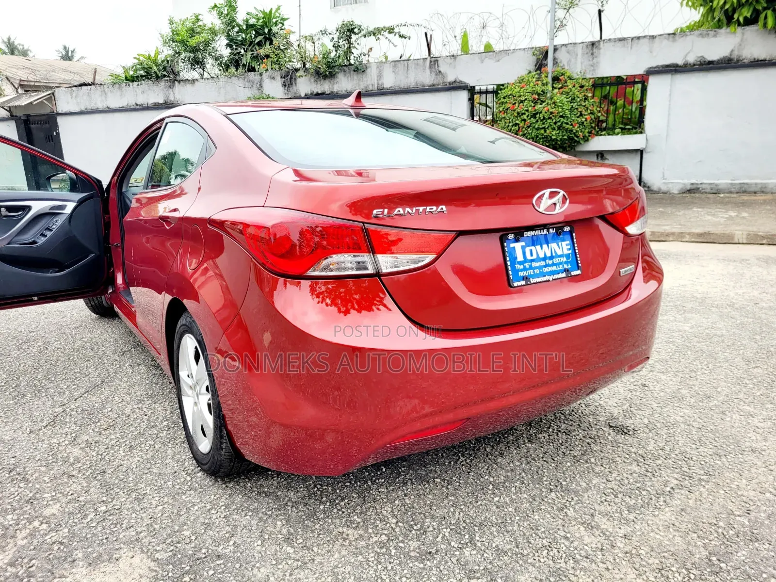 Hyundai Elantra 2012 Red
