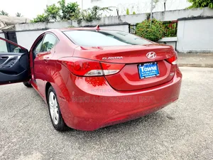 Hyundai Elantra 2012 Red