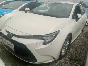 Toyota Corolla 2022 White
