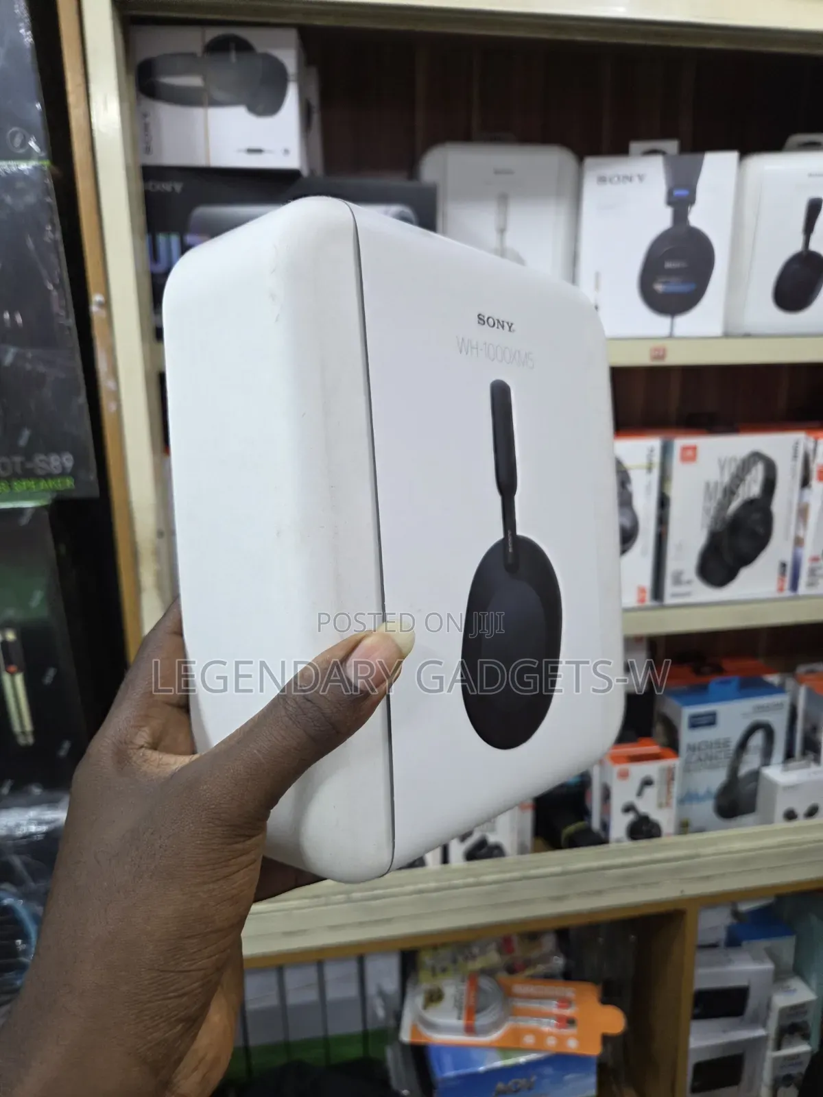 Brand New Sony Xm5