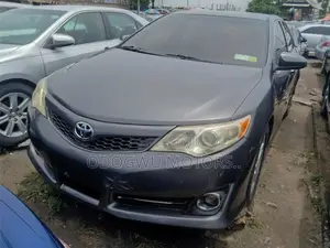 Toyota Camry SE Sport 4dr Sedan (2.5L 4cyl 6A) 2014 Gray