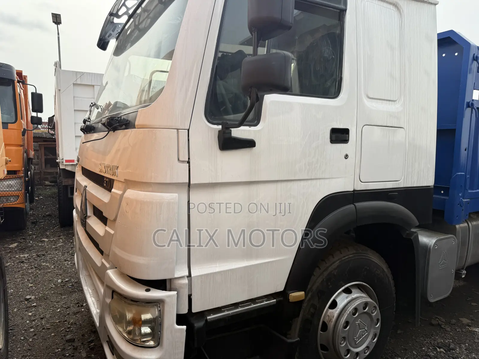 Howo Truck With Trailer Back.