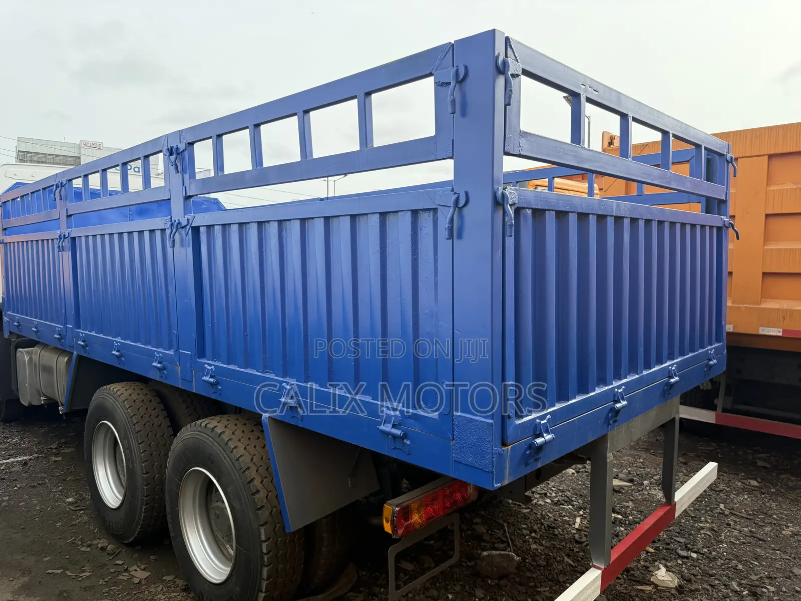 Howo Truck With Trailer Back.