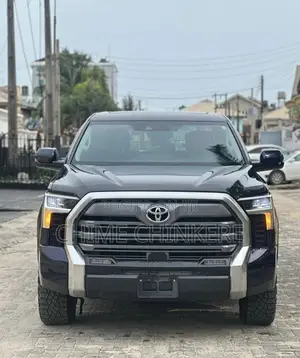 Toyota Tundra Limited CrewMax SB w/5.5' Bed (Hybrid) 2025 Blue